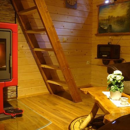 Holzhaus Waldwichtel Am Wald Und See Нойрупин Екстериор снимка