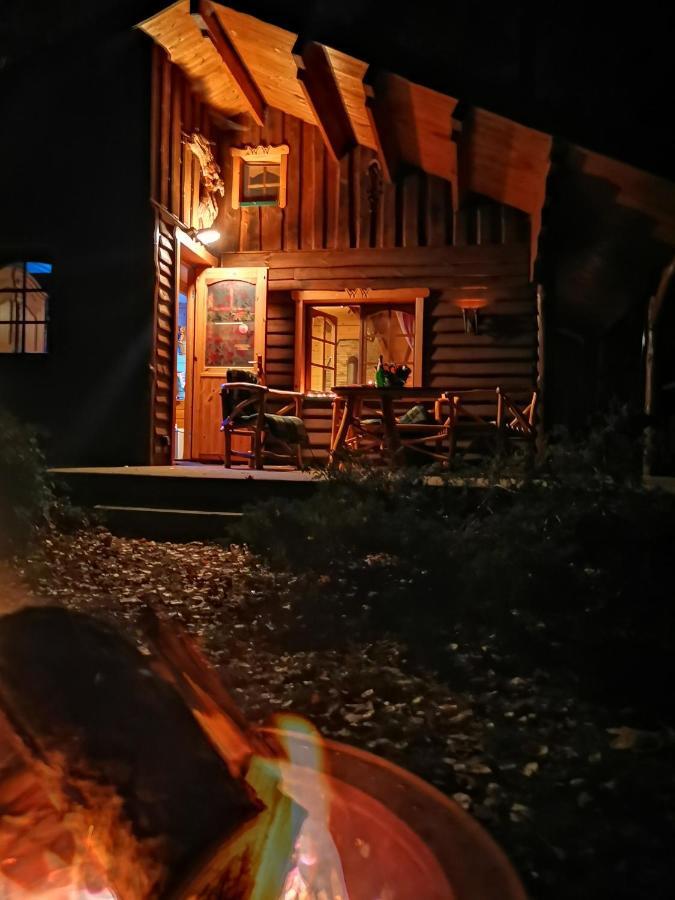 Holzhaus Waldwichtel Am Wald Und See Нойрупин Екстериор снимка